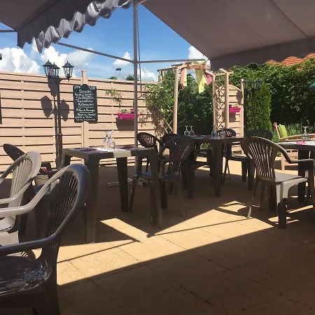 Le Georges Hotel 2*